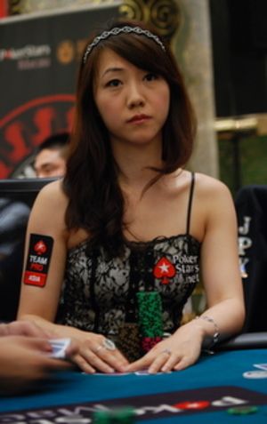 澳门红龙杯主赛事Day1-B玩家缤纷而至 102
