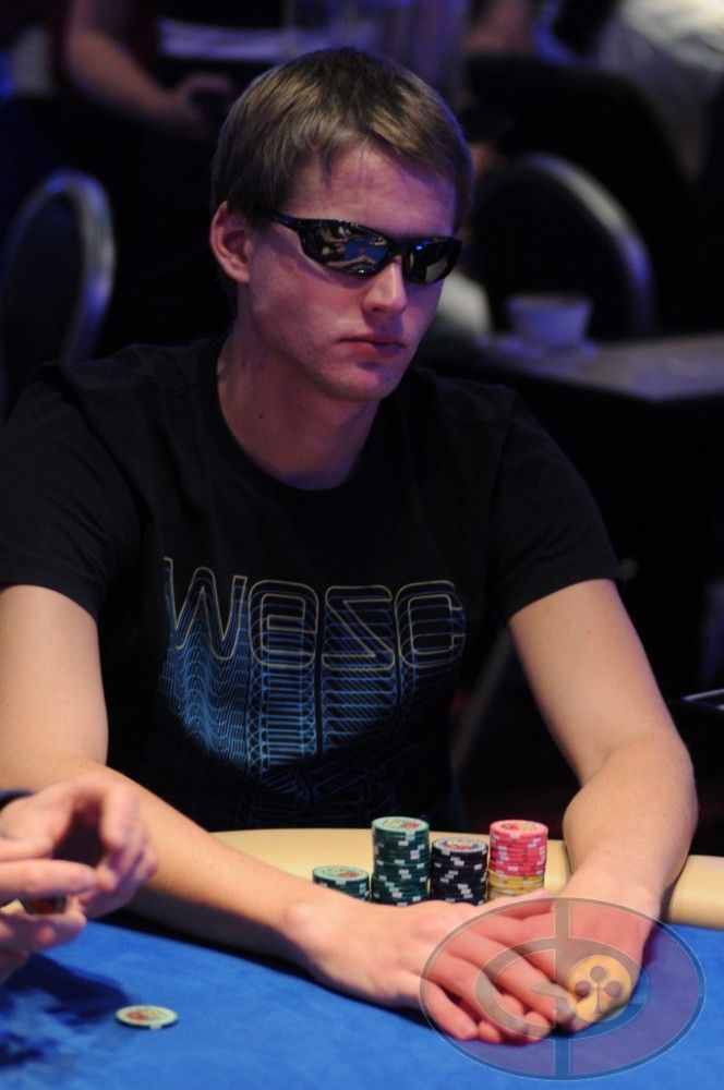 Série fotek z Říjnového Poker Festivalu v Praze (01:57) 125