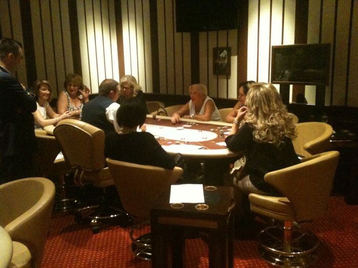 Το Regency Casino Thessaloniki μαθαίνει πόκερ στις γυναίκες... 103