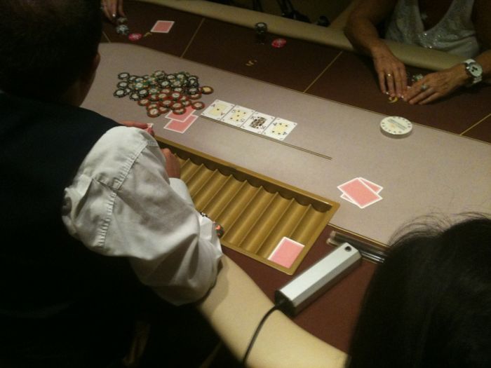 Το Regency Casino Thessaloniki μαθαίνει πόκερ στις γυναίκες... 101