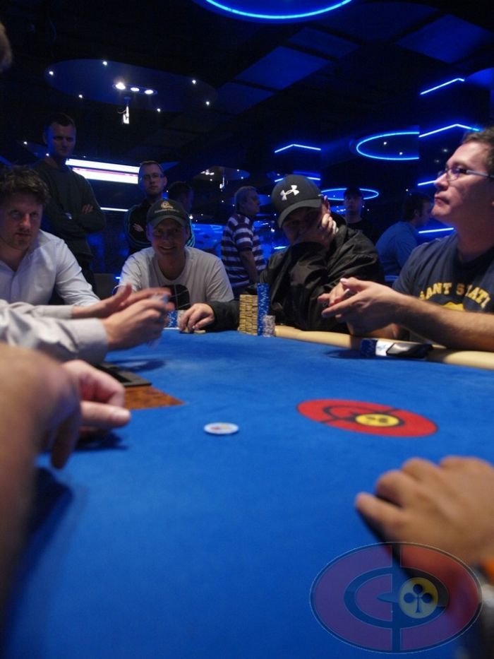 Várka fotek ze Dne 2 Main Eventu v pražském Concord Card Casino, část 2 133