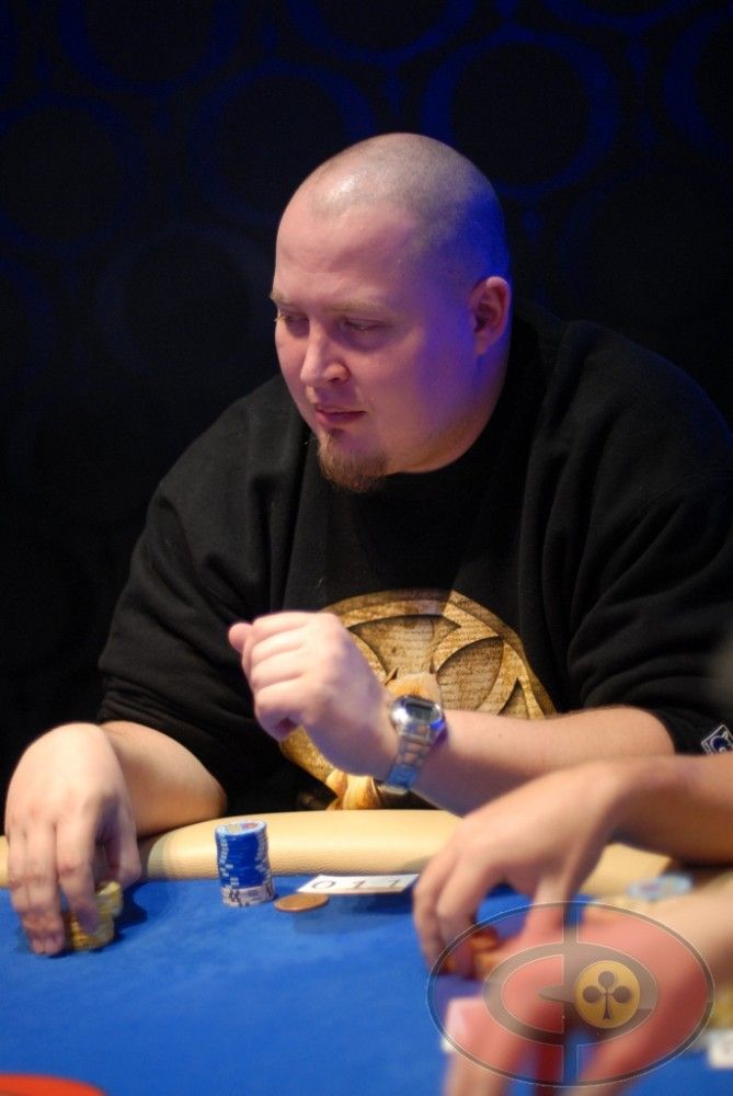 Várka fotek ze Dne 2 Main Eventu v pražském Concord Card Casino, část 2 111