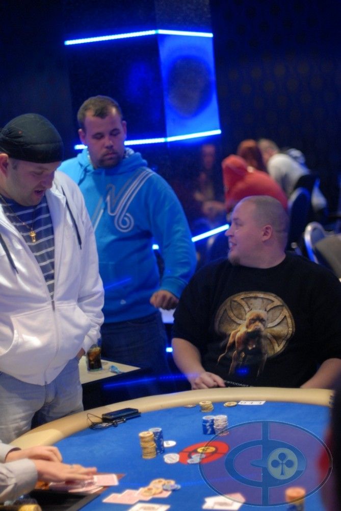 Várka fotek ze Dne 2 Main Eventu v pražském Concord Card Casino, část 2 105
