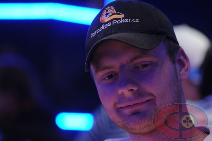 Live Reporting: Říjnový Poker Festival, Main Event 1,200,000 Kč GTD, Den 2 107