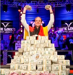 Piusas Heinzas - 2011 WSOP pagrindinio turnyro čempionas! 102