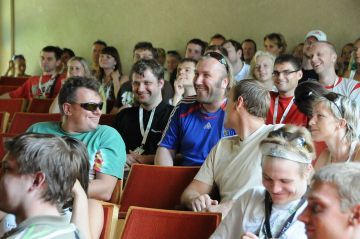 LSPF stovykla išsiskyrė pokerio psichologijos seminaru, kurį vedė žymus psichologas Olegas Lapinas.
