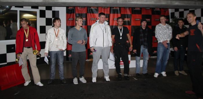 Finalistid stardijärjekorras vasakult paremale