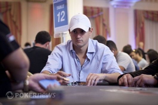 Matt Giannetti skupiony na akcji podczas WSOP Europe 2011