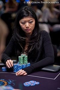 Xuan Li er den første kvinne som spiller et Main Event finalebord under PCA Main Event