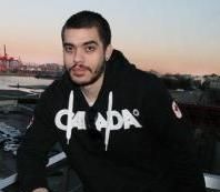 „Yra labai daug pokerio privalumų, svarbu gebėti juos išnaudoti.“