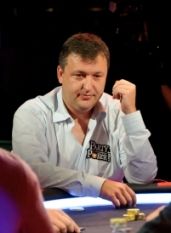 Į antrąją dieną Tony G žengs turėdamas mažiausiai žetonų.