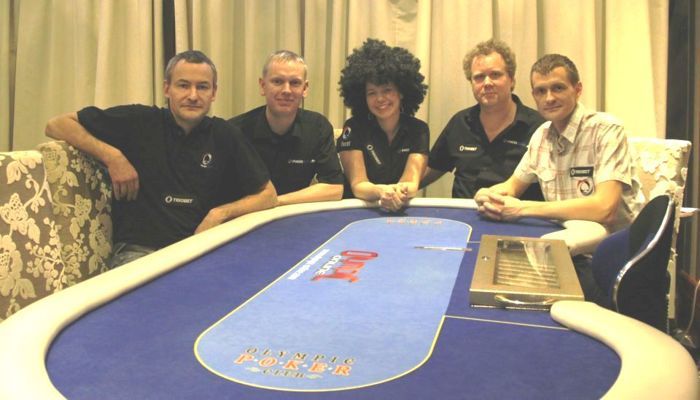 Neljanda koha saavutanud Triobet/PokerNews: Marek Kolk, Hannes Namsing, Kairit Leibold, Imre Leibold ja Herli Olop.