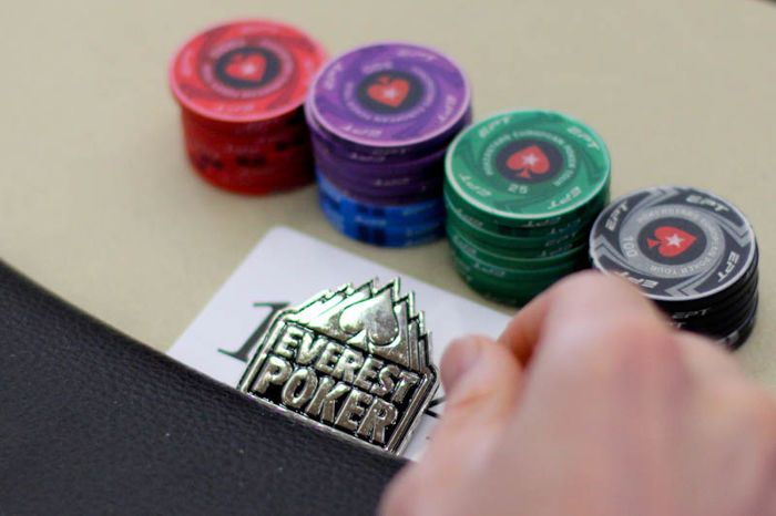 PokerStars.com EPT Campione: De Visscher en Refos als enige door naar dag 3 102