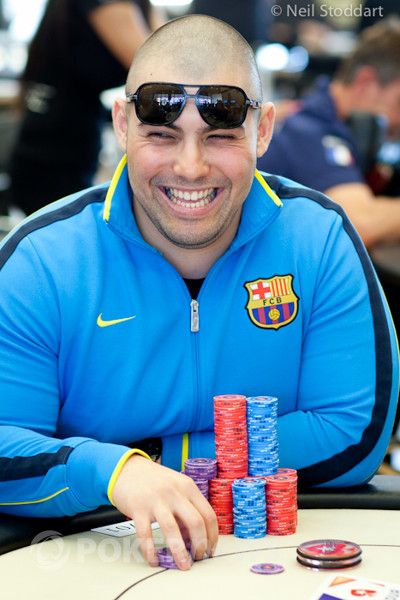 Симеон Найденов пети по чипове при 24 оставащи на EPT... 102