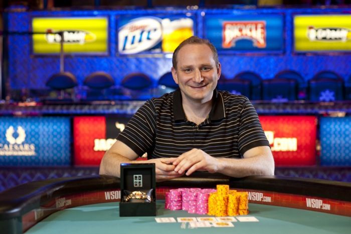 WSOP 2012: Martin Staszko musí do Re-entry, Andy Bloch má náramek 101
