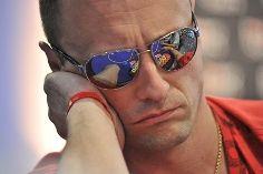 Lietuvio veidrodinius akinius pamėgo PokerStars fotografai