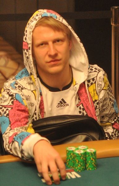 All Mucked Up: 2012 World Series of Poker Day 21 Live Blog 122