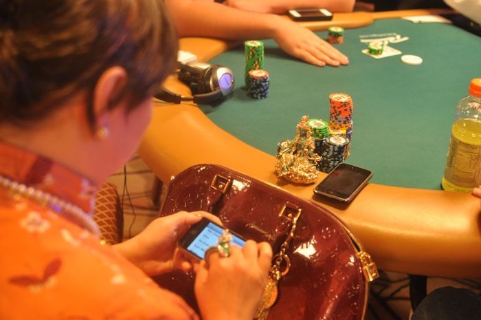 All Mucked Up: 2012 World Series of Poker Day 41 Live Blog 122