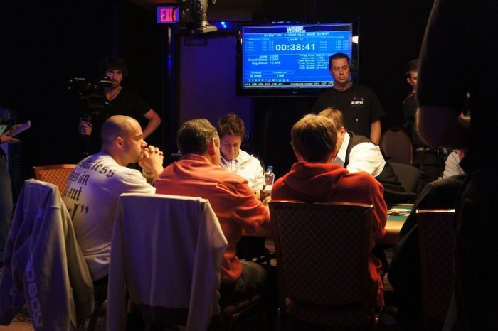 All Mucked Up: 2012 World Series of Poker Day 48 Live Blog 112