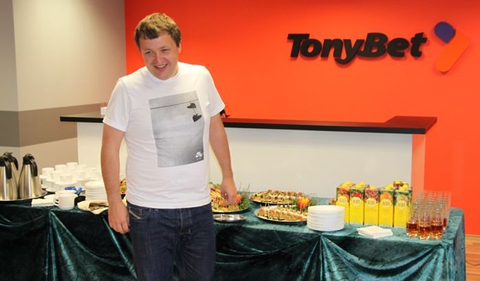 Tony G Tallinnas panustamispunkti avamas