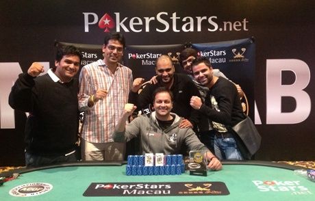Amit R Jain, Sumit Sapra, Sameer Rattonsey (seated), Jasven Saigal, Kavish Kukreja and Sameer Guliani