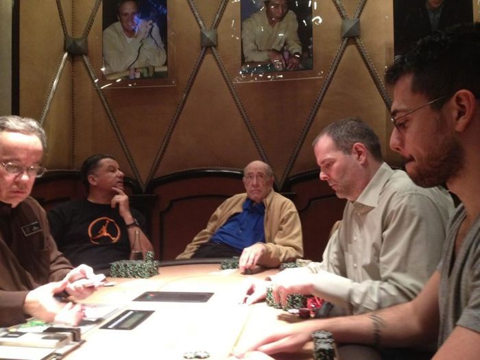 Tweet Tweet, Bad Beat - Todd Brunson trekt zich af en Lederer pokert weer 103