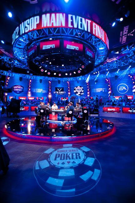 2012 World Series of Poker Main Event Final Table Photo Blog 101
