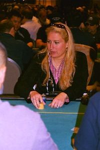 Czat Online: Katie "katie75013" Stone rozmawia o przeprowadzce oraz Full Tilt Poker 101