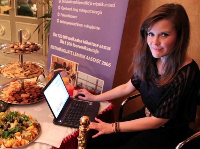 Fotograaf "Annely" Grand Prix kasiinos PokerNews Live'iga tutvumas.