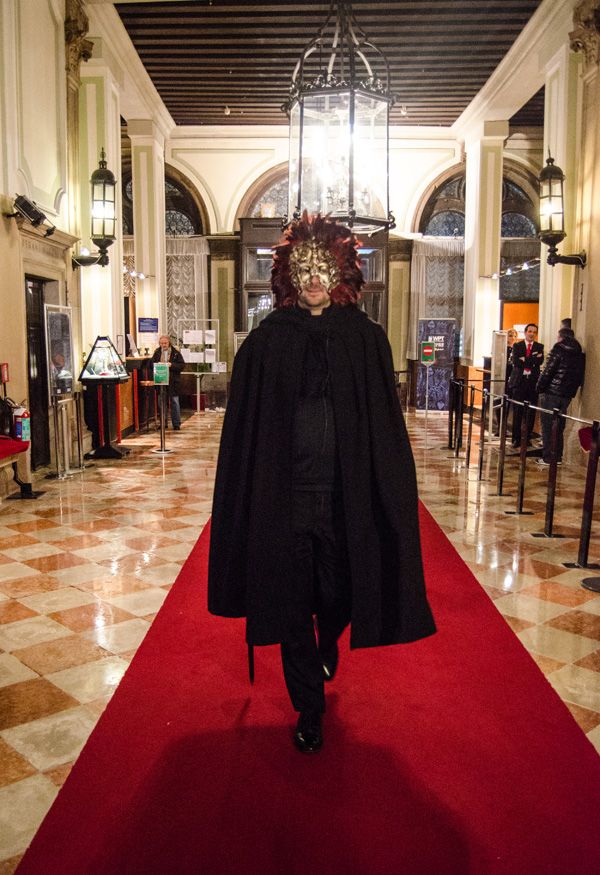 Phil Hellmuth's Grand Entrance to WPT Venice 104