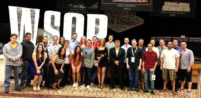 Pokkeriturniire Eestis kannavad reeglina üle vaid paar inimest. See siin on aga PokerNewsi WSOP meediatiim!