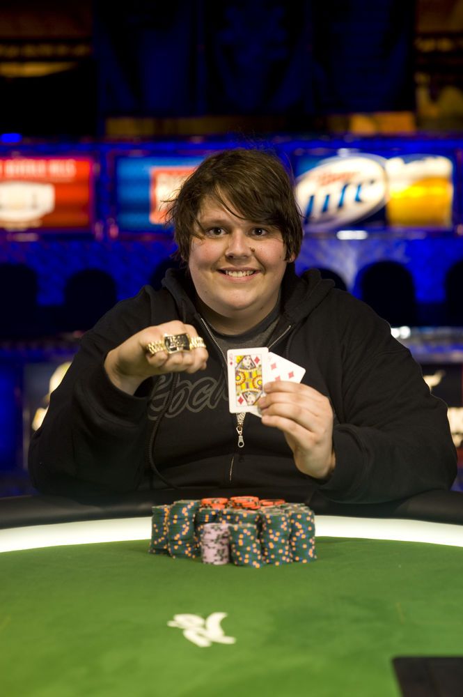 WSOP 2013: Hagerling vince il "Mixed max", Duval primo nel 1.500$ NL Hold'em 101