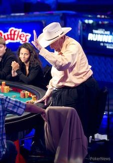 Doyle Brunson lahkumas lauast