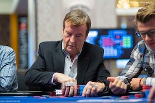 Main Event PokerStars.com EPT Londres Dia 4: Nicolau Villa-Lobos Entre os Finalistas; David... 101