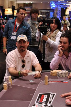 2013 WSOP Europe Day 12: Negreanu Falls in Main Event; Mizzi Leads High Roller 101