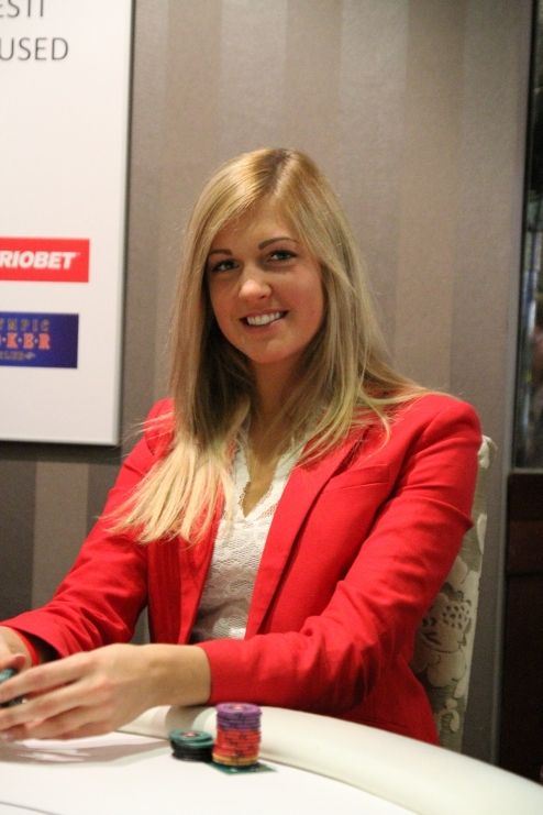 Kilkimagnet Liina Tuvi tõi eelmisel aastal ainuüksi läbi otsingumootorite Pokernews.ee lehele üle tuhande inimese. Enamuse sellest aastast on neiu resideerunud aga välismaal.