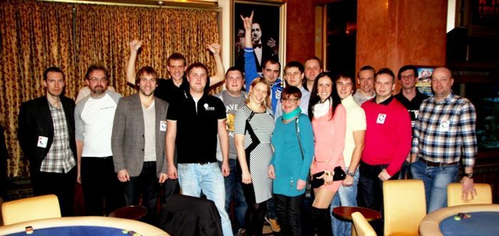 PokerNewsi võistkond koosseisus: Herli Olop, Marianna Bastamow, Meelis Vist, Marko Kolk, Imre Leibold, Kairit Leibold, Kaidar Viikman, Heigo Vilkre, Mikk Vist, Revo Kink, Laur Sibold, Ilona Tammel, Janek Kärner, Kalmer Kirst, Silver Simulask, Arvo Pundi, Aver Allmere, Annika Hint, Jaan Vaabel ja Kaspar Lood.