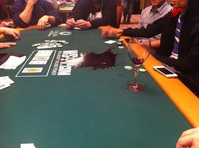 Casino Poker for Beginners: Etiquette When Sharing Space at the Table 102