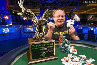 WSOP día 13: Davidi Kitai agranda su leyenda (actualizado) 101