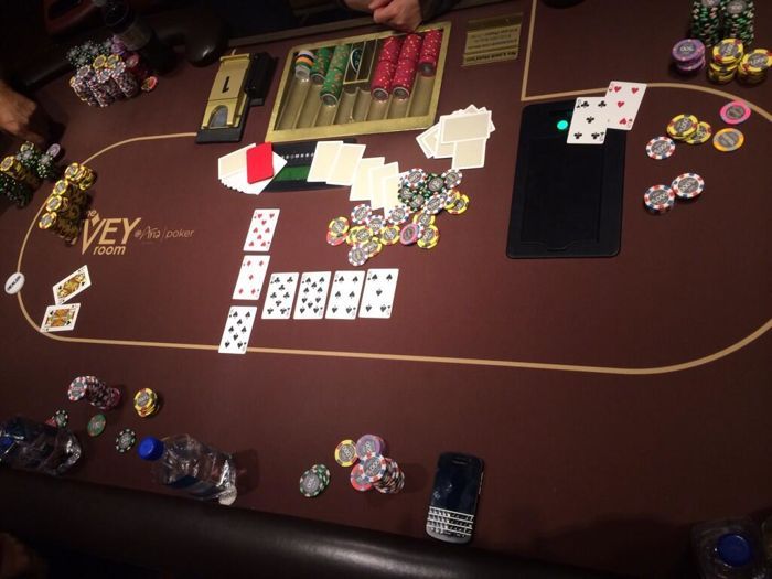 Tweet Tweet Bad Beat - Bellande ongelukkig, Boeree poseert, en Cantu weer aan het vechten 101