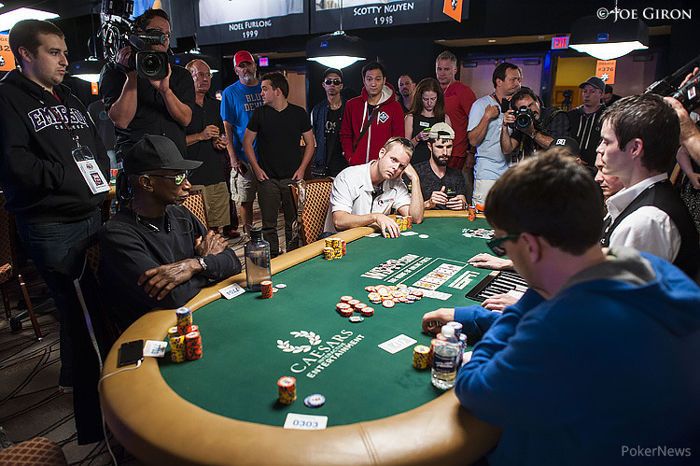 Five Simultaneous All-Ins Create Exciting Money Bubble at WSOP Main Event 101