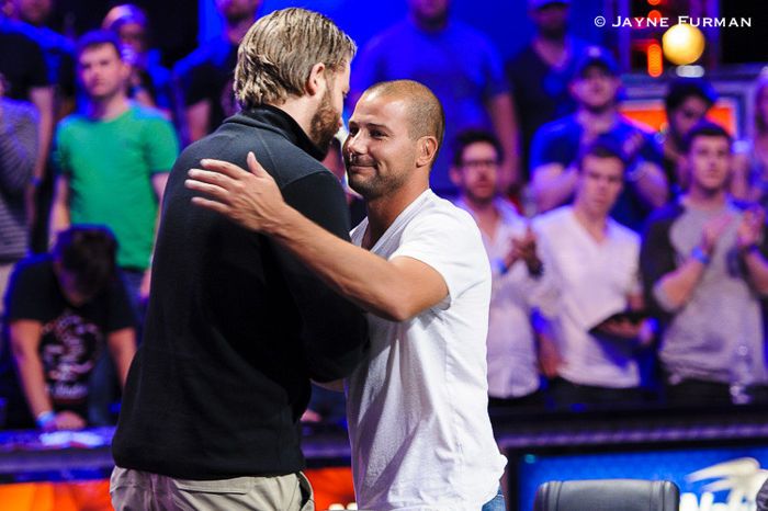 Důležité okamžiky z finále Main Eventu WSOP 2014 103