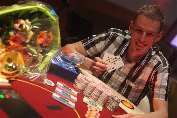 PokerNews PROfile: Tobias Peters neemt sabbaticals om te kunnen pokeren 101