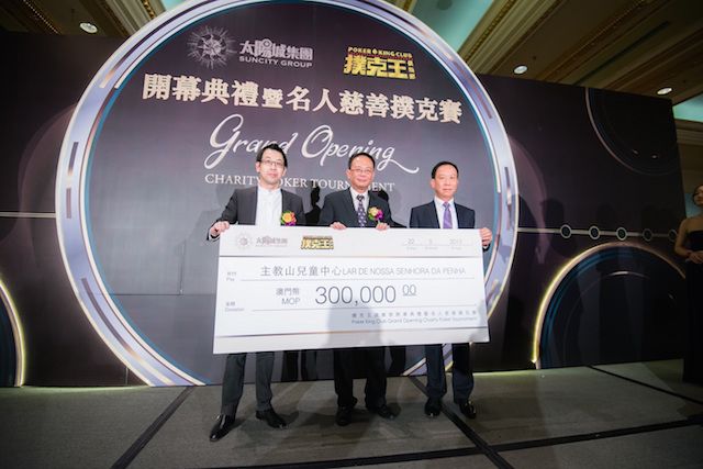 Phil Ivey, Johnny Chan, and Tom Dwan Attend Poker King Club Macau Grand Opening 106