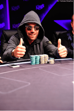 PokerNews Boulevard: Mario Lepez 3e tijdens DealerEM, Nederlandse chipleader in Rozvadov, en... 101