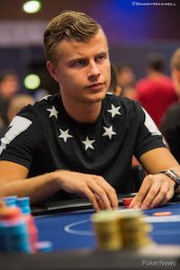 Viktor Blom rase les Nosebleeds, bonne semaine pour Phil Ivey 102