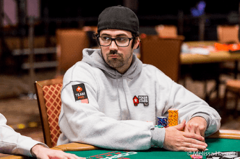Стоян Обрешков продължава в Ден 2 на Event #17: ,000 No-Limit... 102