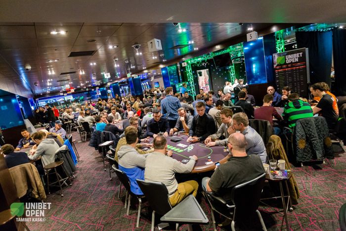 Unibet Open Londen Dag 1b - Van Gerwen overleeft het niet, Buissink met ruime stack naar Dag... 101