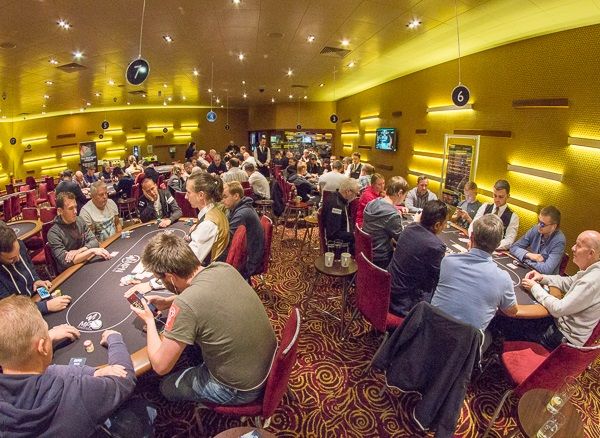 Yiannis Liperis Leads Day 2 Field at MPN Poker Tour Manchester 101