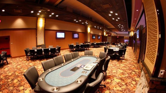 Four Winds South Bend poker room